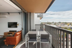 Smith Street Crossing - Central City-view Serenity